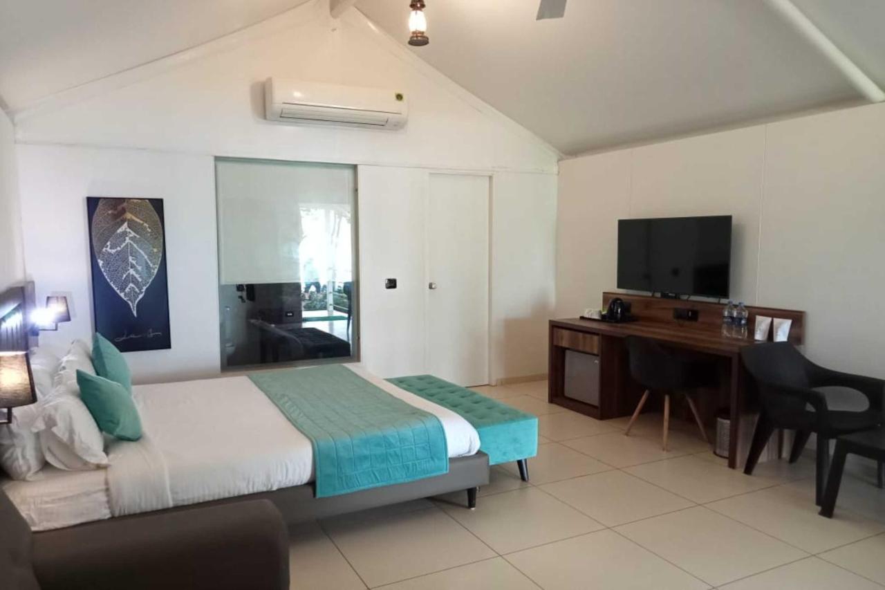 White Feather Resort Kauncha Силваса Екстериор снимка