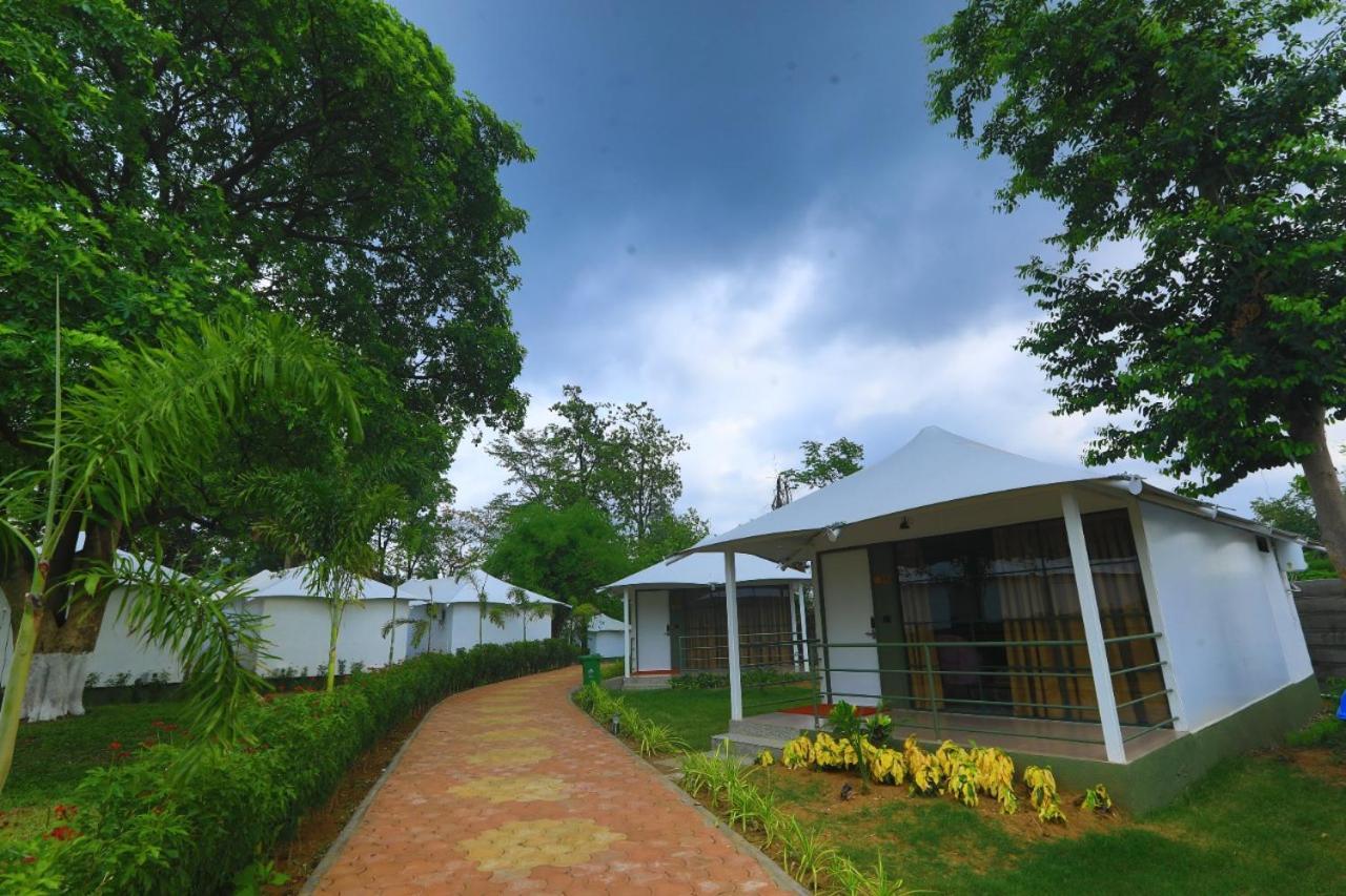 White Feather Resort Kauncha Силваса Екстериор снимка